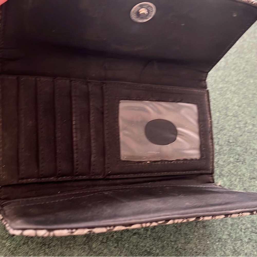 WALLET - Picture 3 of 3